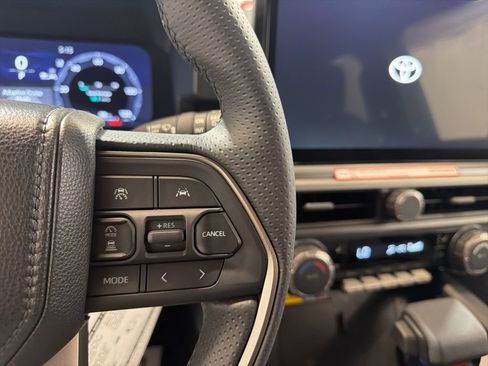 Used 2026 Toyota 4Runner TRD Off-Road Premium AWD/4WD image 30