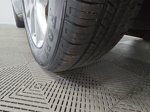 Used 2016 Jeep Cherokee Sport image 41