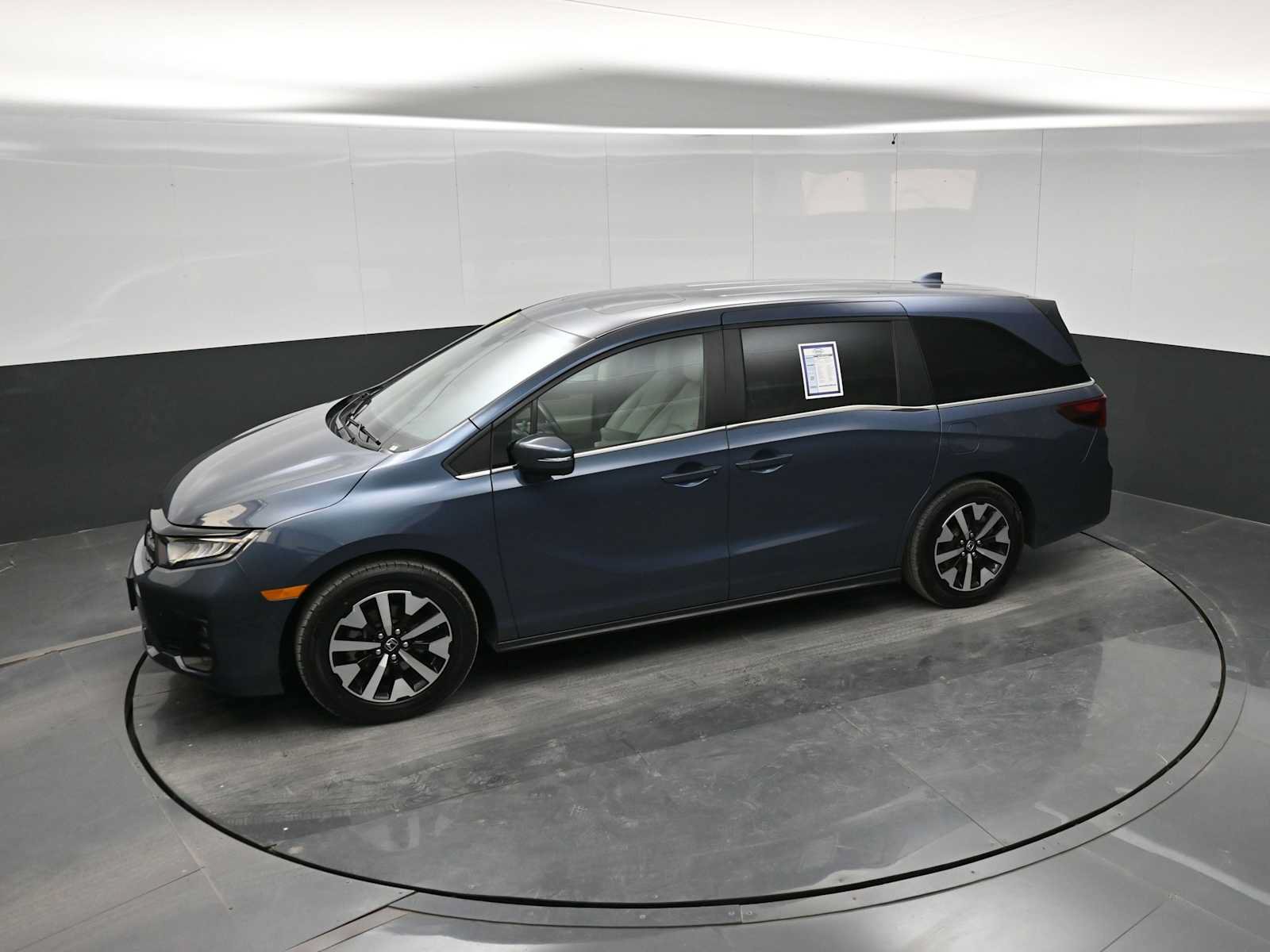 Used 2025 Honda Odyssey EX-L image 30