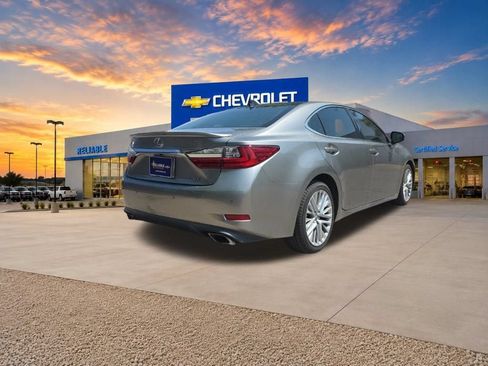 Used 2017 Lexus ES 350 w/ Ultra Luxury Package FWD image 6