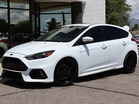 Used 2017 Ford Focus RS AWD/4WD image 2