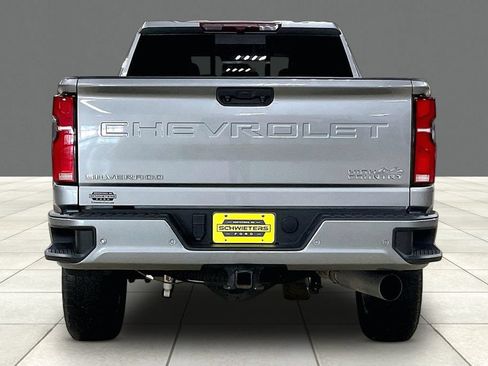 Used 2024 Chevrolet Silverado 2500 High Country w/ Z71 Off-Road Package AWD/4WD image 4