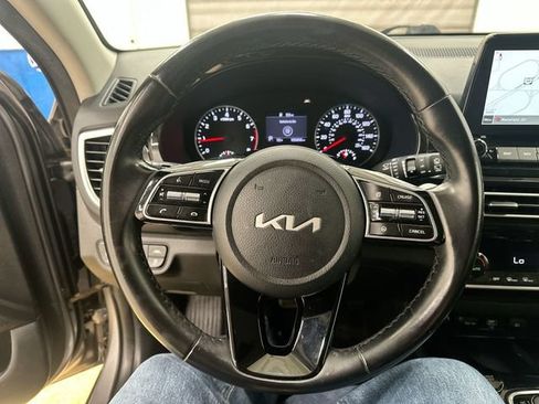 Used 2022 Kia Seltos EX AWD/4WD image 12