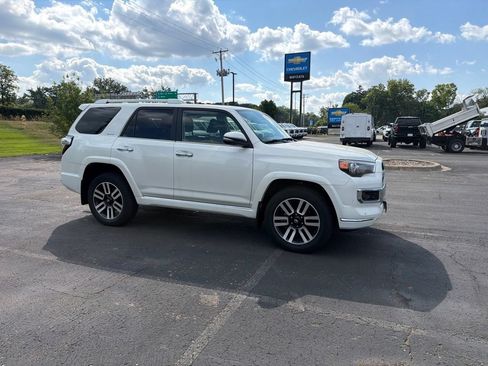 Used 2023 Toyota 4Runner Limited AWD/4WD image 17