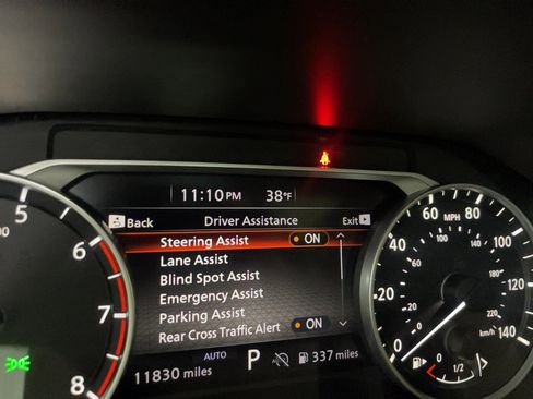 Used 2024 Nissan Rogue SV w/ SV Premium Package image 12