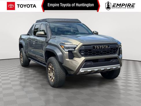 Used 2024 Toyota Tacoma 4x4 Double Cab Hybrid image 1