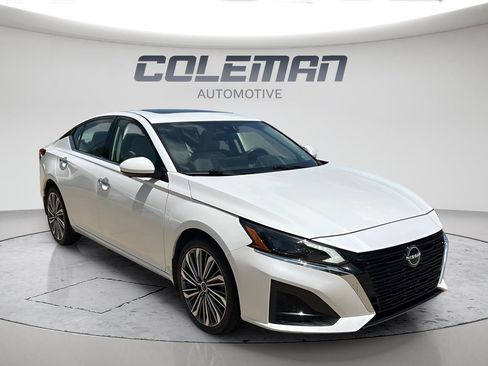 Used 2023 Nissan Altima 2.5 SL AWD/4WD image 2
