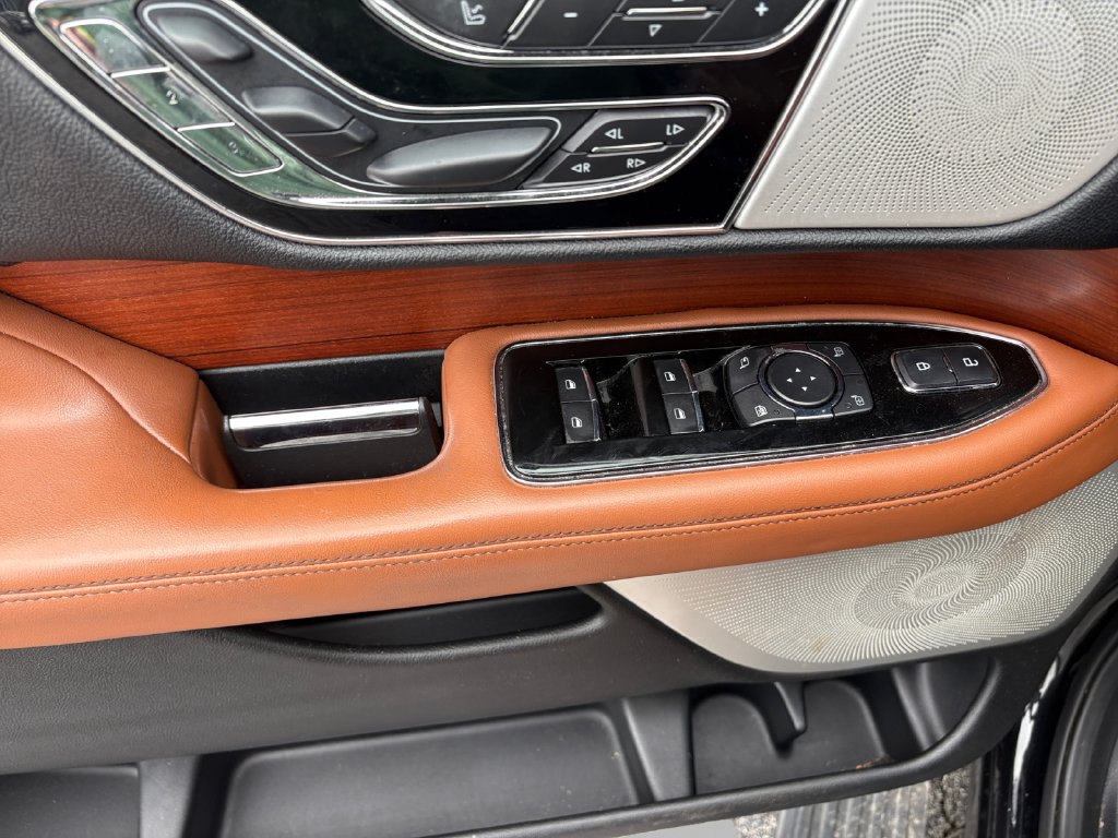 Used 2020 Lincoln Navigator Reserve w/ Equipment Group 208A Reserve AWD/4WD image 14