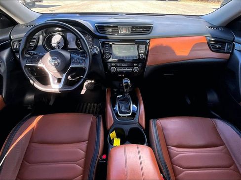 Used 2018 Nissan Rogue SL w/ Premium Package image 13