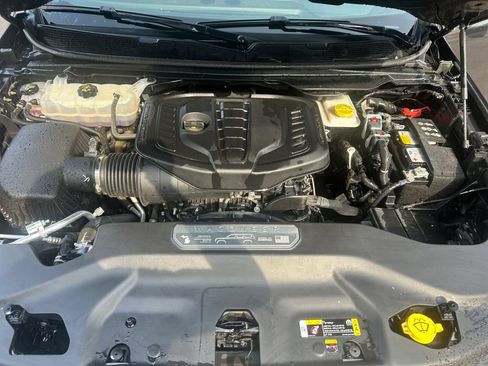 Used 2025 Jeep Wagoneer Series II AWD/4WD image 17