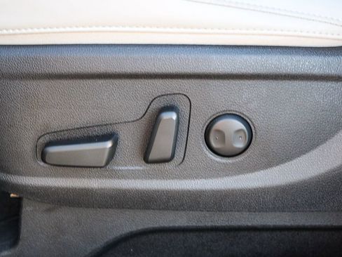 Used 2025 Kia Telluride S image 21