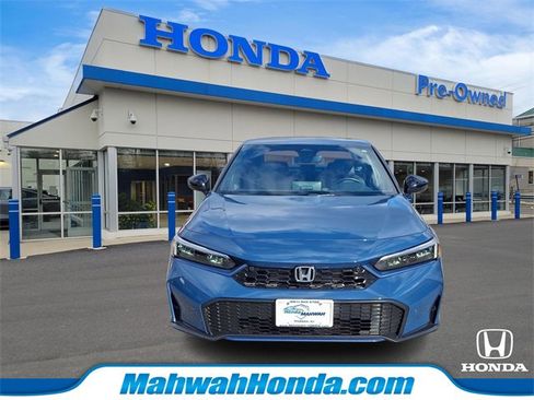 Used 2025 Honda Civic Sport Touring image 2