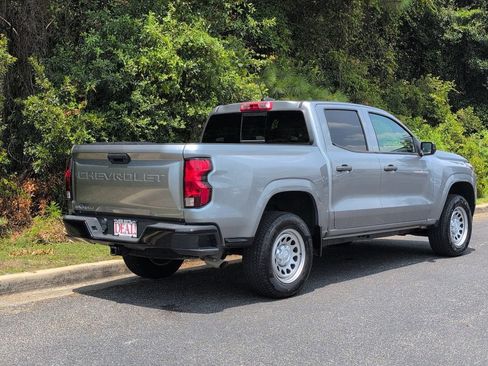 Used 2024 Chevrolet Colorado W/T RWD image 3