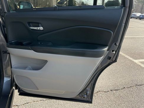 Used 2016 Honda Pilot Touring image 36