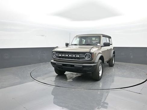 New 2026 Ford Bronco 4-Door image 3