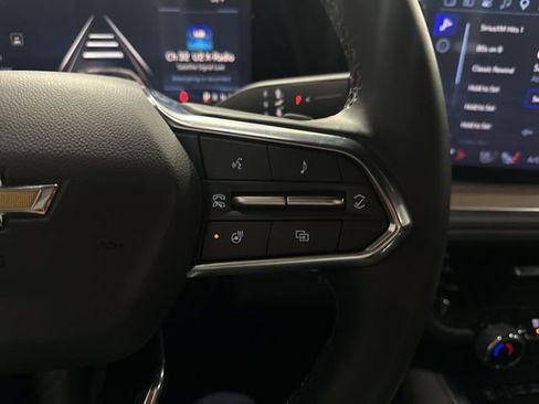 Used 2025 Chevrolet Suburban High Country image 13