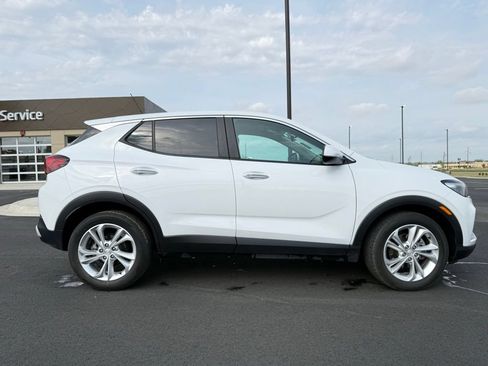 Used 2023 Buick Encore GX Preferred w/ Cold Weather Comfort Package FWD image 9