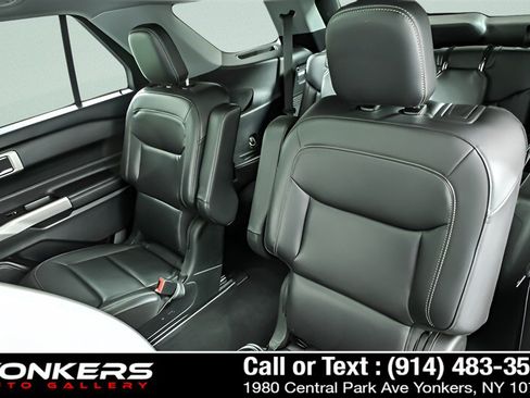 Used 2022 Ford Explorer XLT w/ Equipment Group 202A AWD/4WD image 19