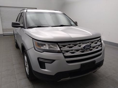 Used 2018 Ford Explorer XLT FWD image 14