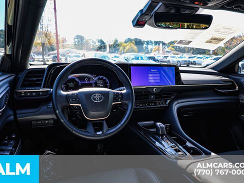 Used 2025 Toyota Crown Signia image 30