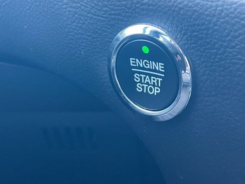 Used 2024 Ford Edge SEL image 19