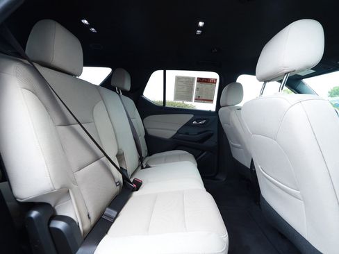 Used 2022 Chevrolet Traverse LS FWD image 23