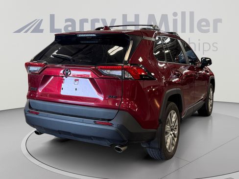 Used 2025 Toyota RAV4 XLE Premium w/ Weather Package FWD image 5