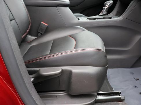 Used 2022 Chevrolet Equinox RS w/ RS Leather Package image 12