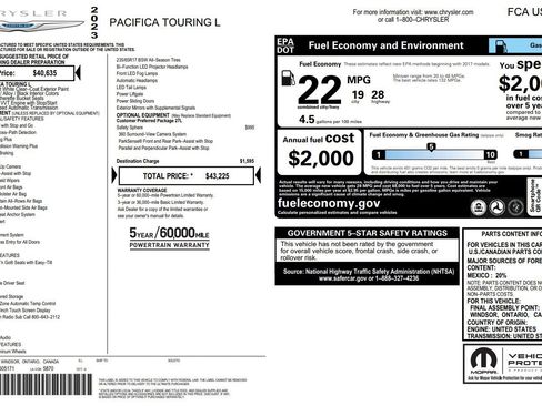 Used 2023 Chrysler Pacifica Touring-L image 38