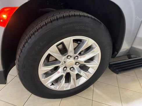Used 2023 Chevrolet Tahoe Premier AWD/4WD image 35