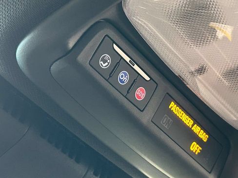 Used 2026 Chevrolet Colorado W/T w/ WT Custom Package RWD image 34