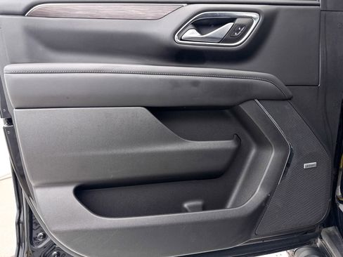 Used 2022 Chevrolet Suburban Z71 image 32