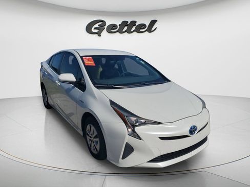 Used 2016 Toyota Prius Three FWD image 3