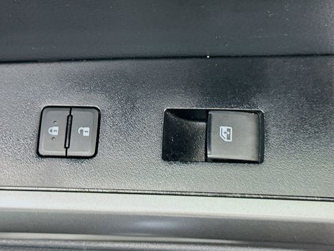 Used 2022 Toyota Tacoma SR5 w/ Technology Package image 28