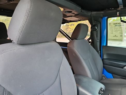 Used 2015 Jeep Wrangler Sport AWD/4WD image 11