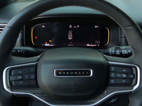 Used 2022 Jeep Wagoneer Series II image 10