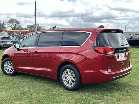 New 2026 Chrysler Voyager LX image 15