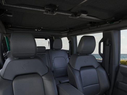 New 2025 Ford Bronco Badlands image 28