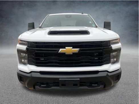 Used 2025 Chevrolet Silverado 2500 W/T AWD/4WD image 9