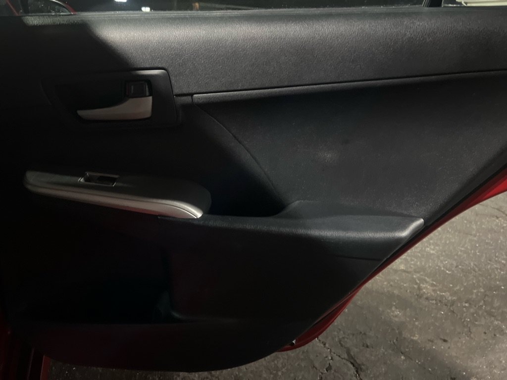 Used 2012 Toyota Camry SE FWD image 14