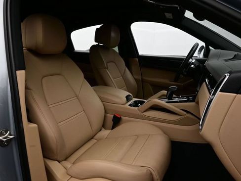 Certified 2023 Porsche Cayenne Coupe AWD/4WD image 18