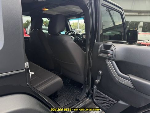 Used 2018 Jeep Wrangler Unlimited Sport AWD/4WD image 30