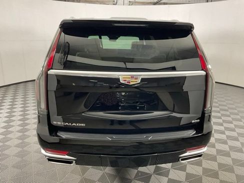Certified 2024 Cadillac Escalade ESV Premium Luxury w/ Performance Package AWD/4WD image 5