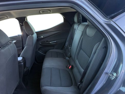 Used 2023 Chevrolet Bolt EUV LT w/ Comfort Package FWD image 11