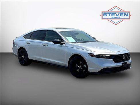 Used 2025 Honda Accord Sport image 1