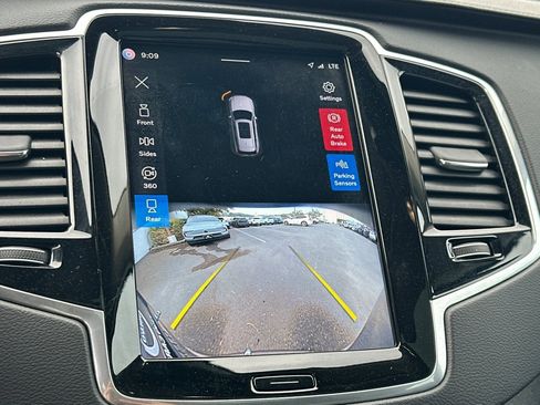 Certified 2023 Volvo XC90 T8 Ultimate w/ Lounge Package image 23