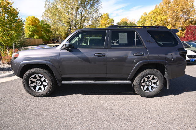 Used 2018 Toyota 4Runner TRD Off-Road AWD/4WD image 2