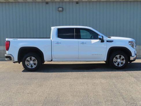 Used 2025 GMC Sierra 1500 SLT AWD/4WD image 2