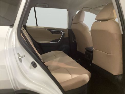Used 2025 Toyota RAV4 LE AWD/4WD image 13