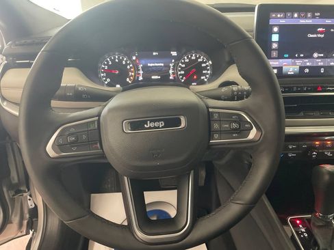 Used 2025 Jeep Compass Limited AWD/4WD image 11